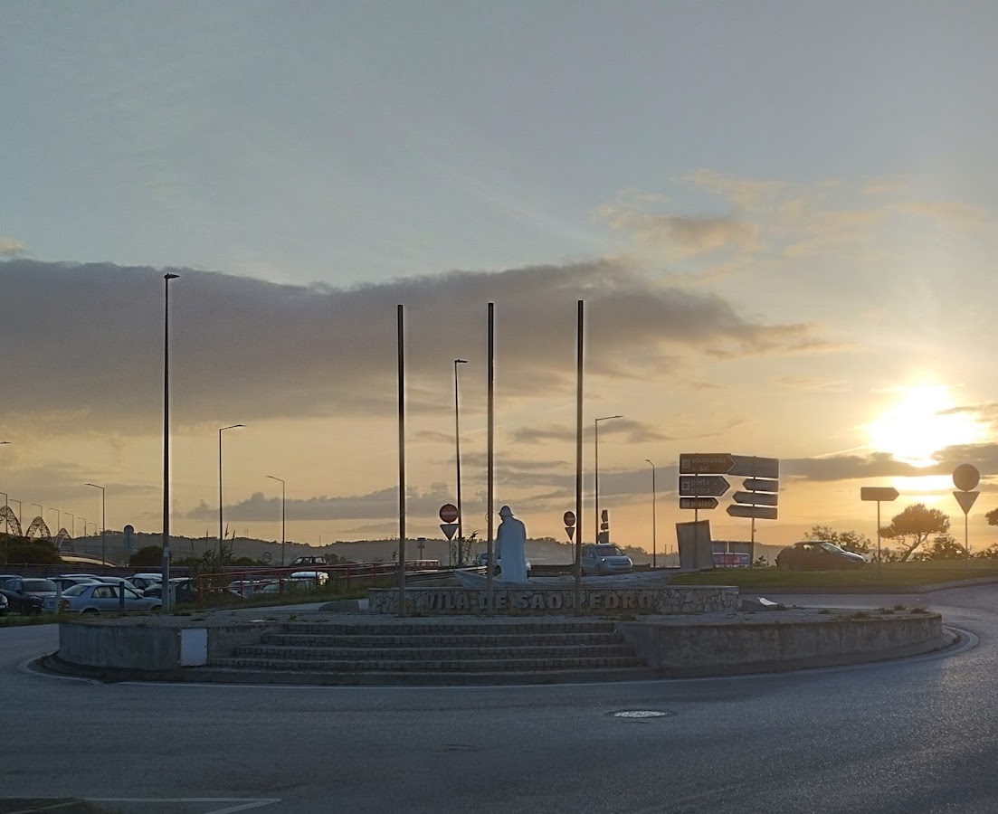 Estátua homenagem ao pescador foto 2