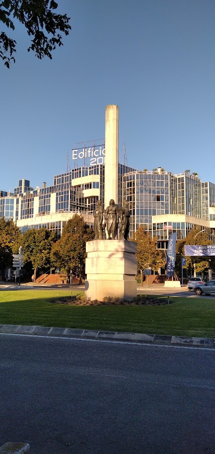Homenagem ao Emigrante foto 4