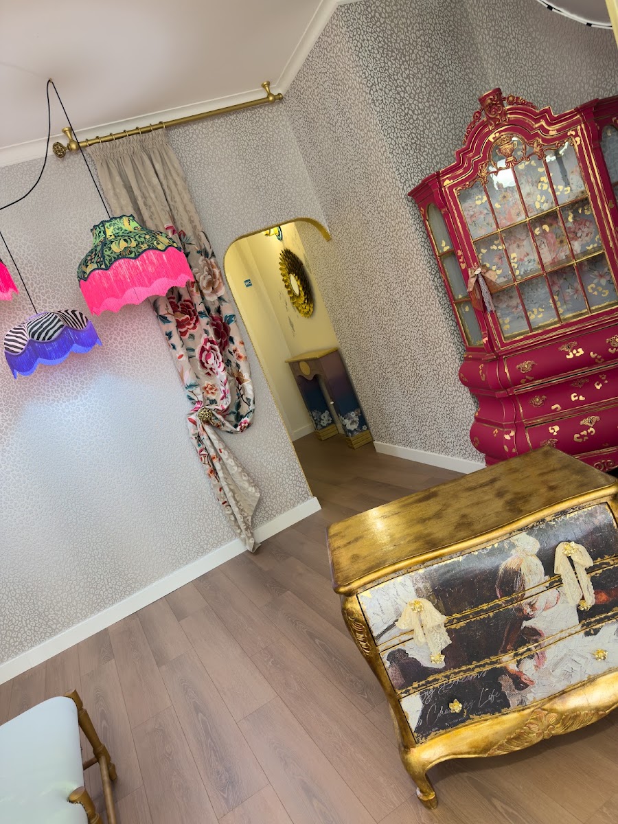 Emporium Deluxe foto 7