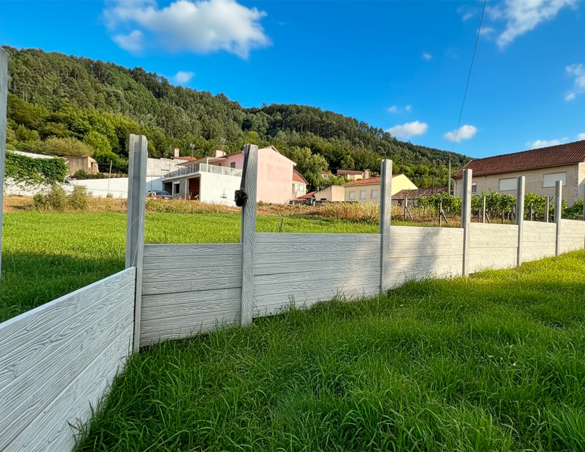 Muros e vedações prefabricados de betão em Lousã, Coimbra — murosprefabricados.pt